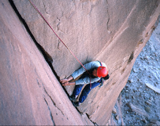 J-climb0015-b.jpg (45894 Byte)